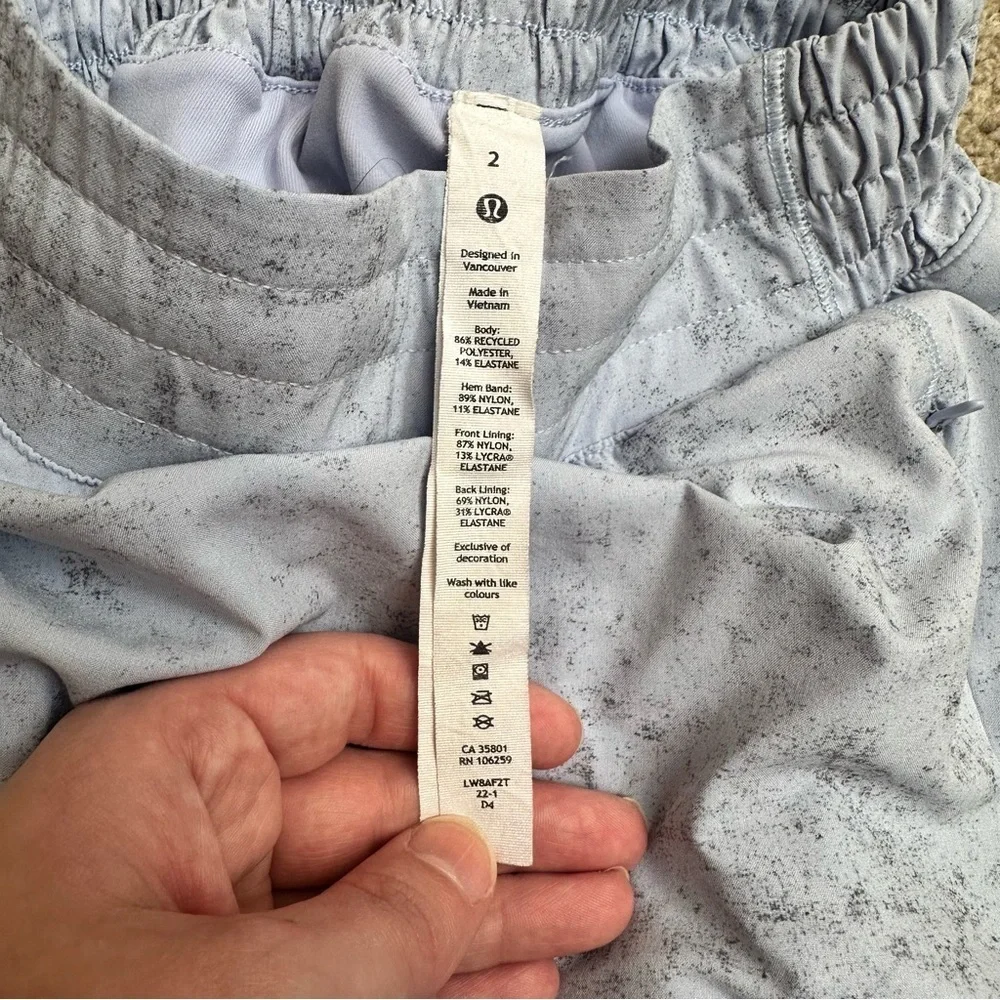 Lululemon Hotty Hot High Rise Skirt Skort Size 2 Light Blue Lycra Stretch EUC - Picture 8 of 10
